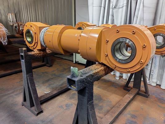 cilindri da 2450 mm a corsa massima utilizzati nel raggio di marcia