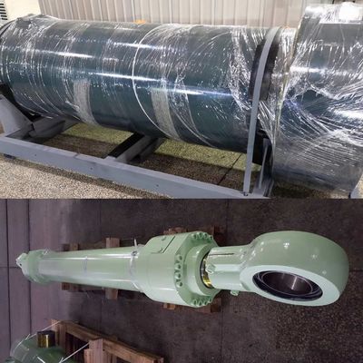 Silindri idraulici pesanti con diametro massimo di foratura 865 mm nello stabilimento siderurgico